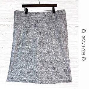 TORRID Women’s Size 2 2X 18-20 Skirt Pencil Style Elastic Waistband Knit
